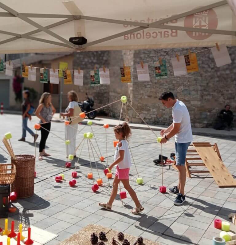 JOC JOLIU - INSTAL·ACIÓNS- ESDEVENIMENTS-FIRES I FESTES - FESTES MAJORS-NENS