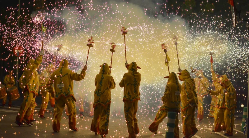 FESTA MAJOR ESPLUGUES - FESTES MAJORS DE CATALUNYA - FIRES I FESTES AQUEST CAP DE SETMANA - QUE FER AVUI - QUE FER AQUEST CAP DE SETMANA.jpg