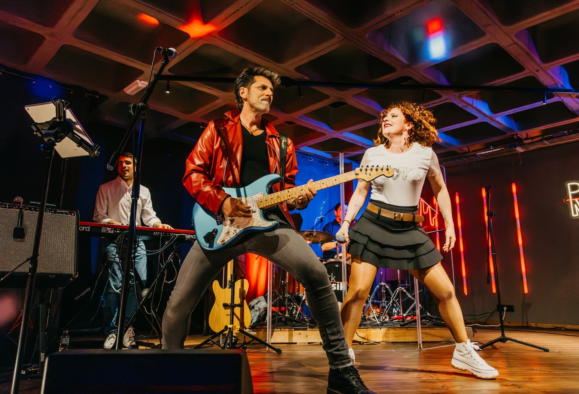 ALMA DE POP – GRUP DE VERSIONS PER FESTES