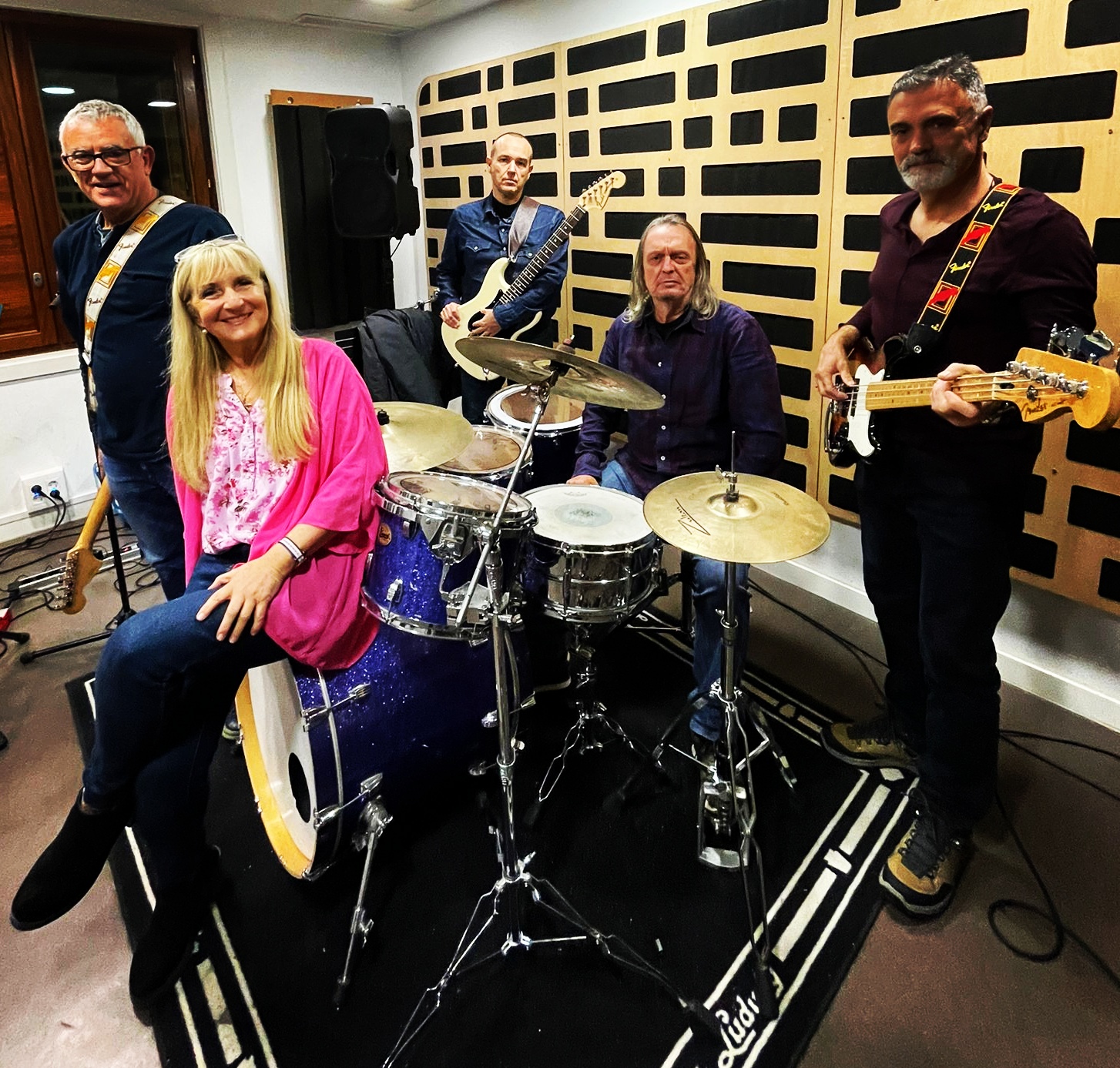 BLACK STATION BAND – GRUP DE VERSIONS PER FESTES