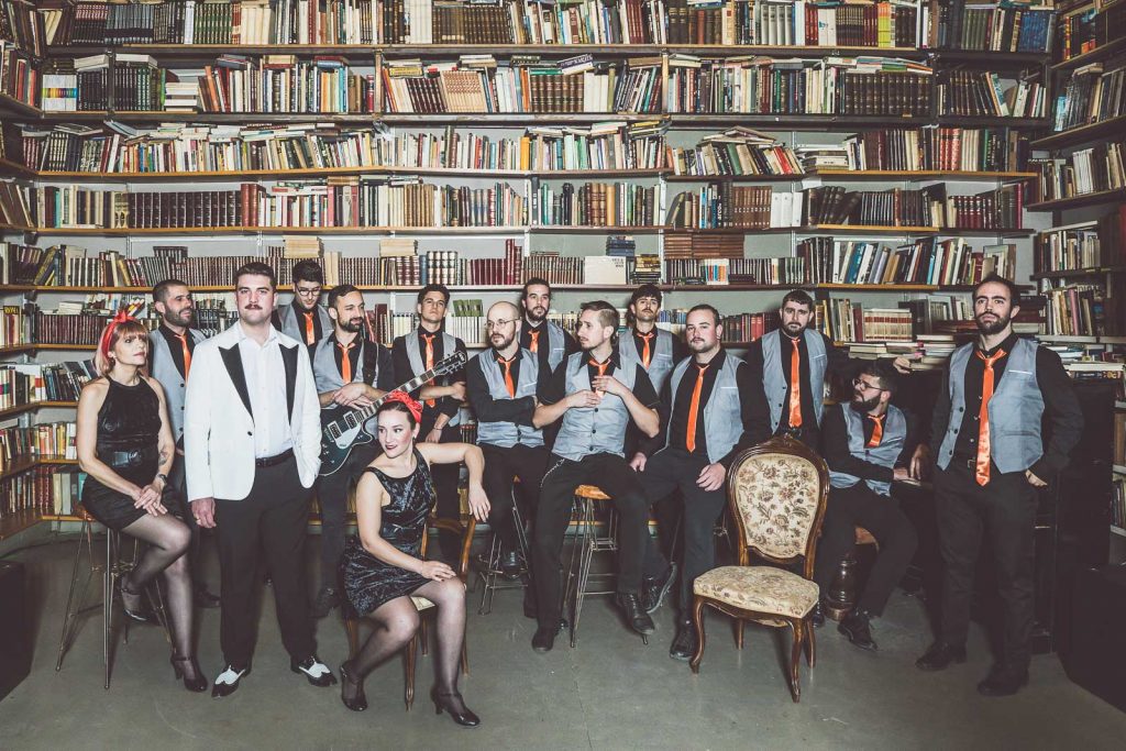 MASSIVE NOISE COLLECTIVE- BIG BAND PER ESDEVENIMENTS-BIG BANDS PER FESTES-BIG BAND PER FESTES MAJORS-BIG BANDS PER FIRES I FESTES