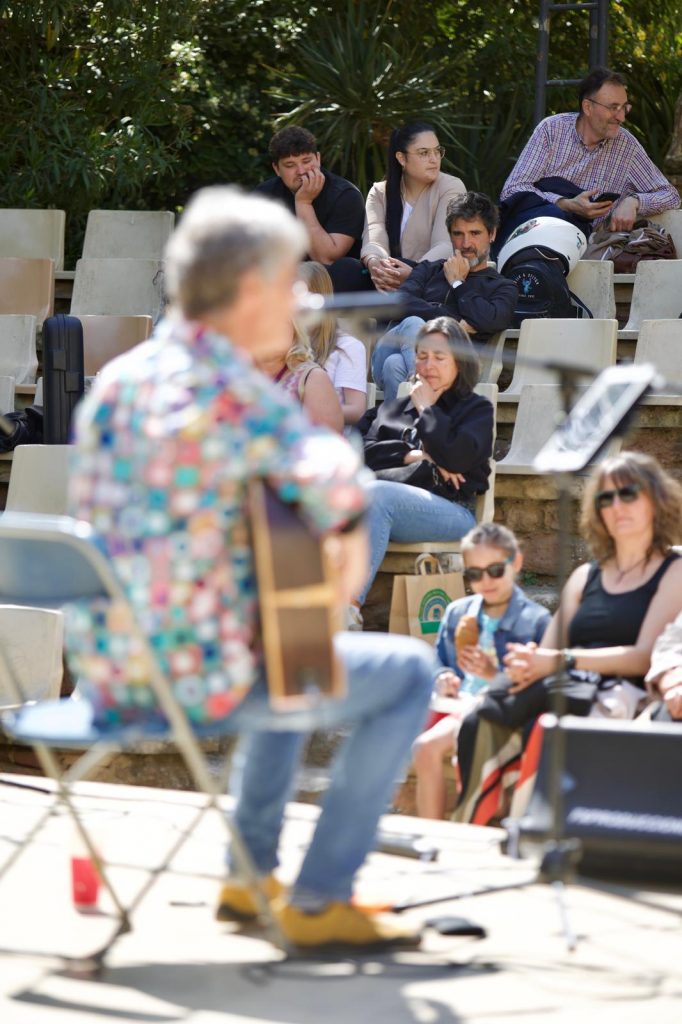 CANTAUTORS PER FESTES-CANTAUTORS PER ESDEVENIMENTS-CANTAUTORS PER FESTES MAJORS-CANTAUTORS PER FIRES I FESTES
