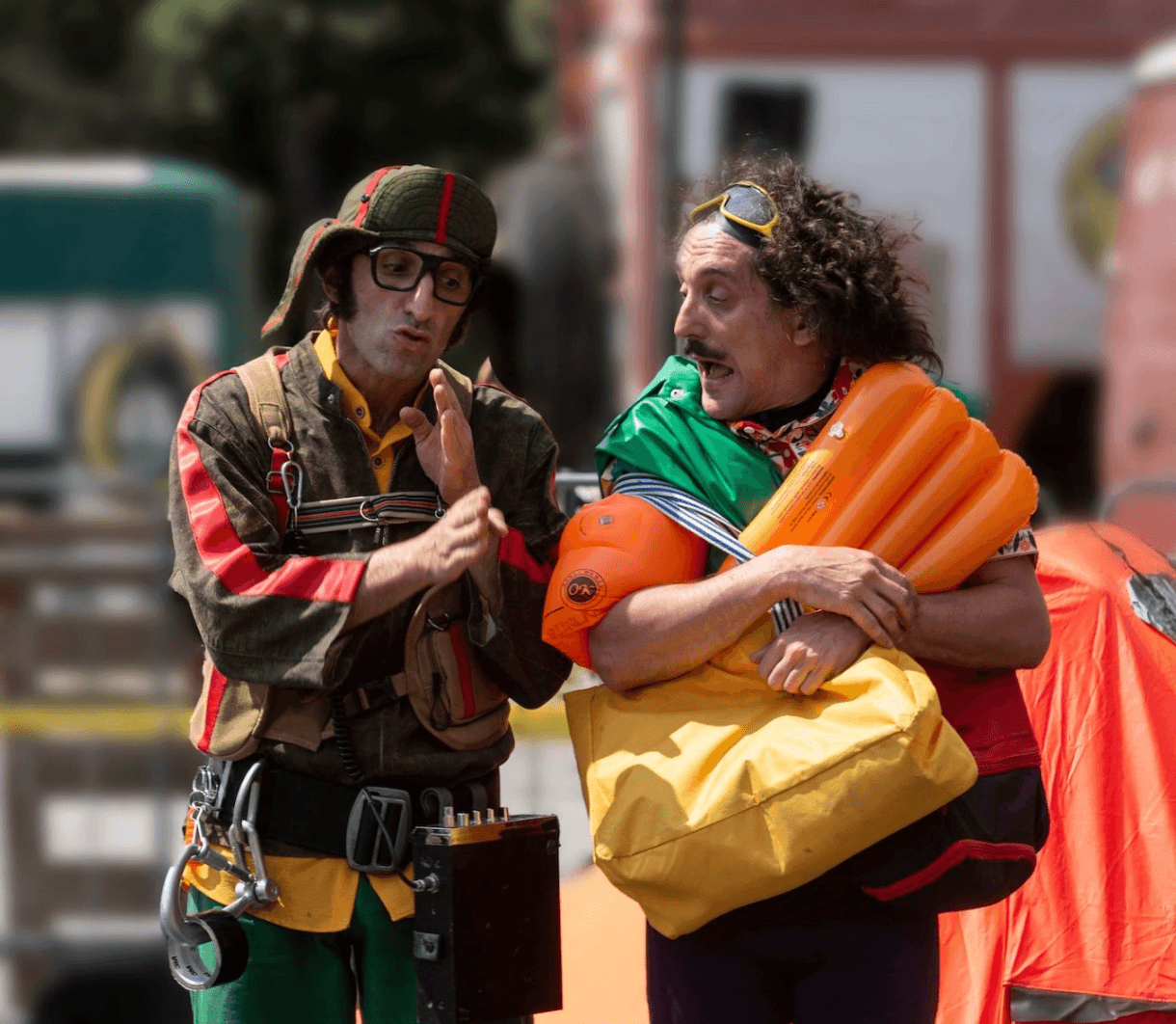 STREETFOOLS – ESPECTACLES FAMILIARS PER FESTES