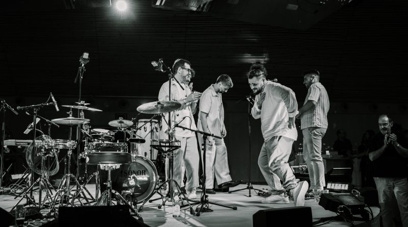 GRUP DE VERSIONS PER FESTES-GRUP DE VERSIONS PER ESDEVENIMENTS-GRUP DE VERSIONS PER FESTES MAJORS-GRUP DE VERSIONS PER FIRES I FESTES