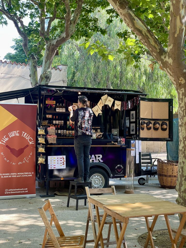 THE WINE TRUCK - FOODTRUCK PER ESDEVENIMENTS FOODTRUCK PER FESTES - FOODTRUCK PER FIRES I FESTES - FOODTRUCK PER FESTES MAJORS