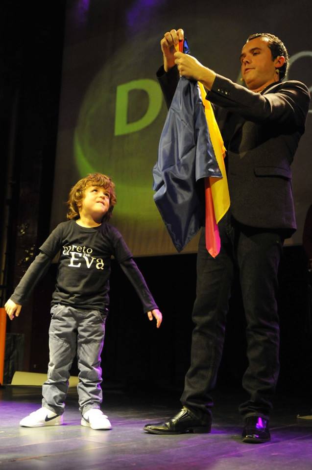 MAIGA PER ESDVENIMENTS - MAGIA PER FESTES - MAGIA PER FESTES MAJORS - ESPECTACLES DE MAGIA PER FESTES - ESPECTACLES DE MAGIA